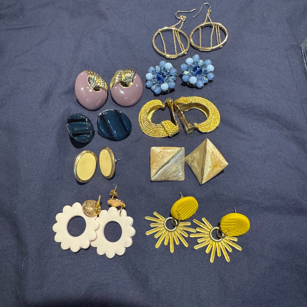 Unique Vintage Gold And Blue Earrings Lot 40$